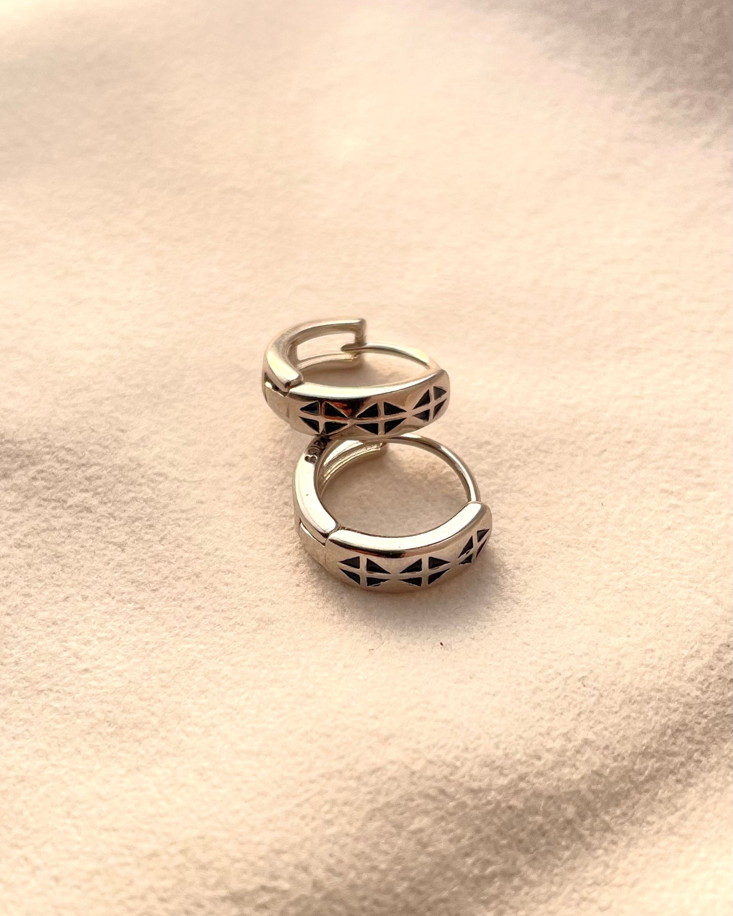 Stellar Geometric 925 Sterling Silver Huggies Hoop Bali
